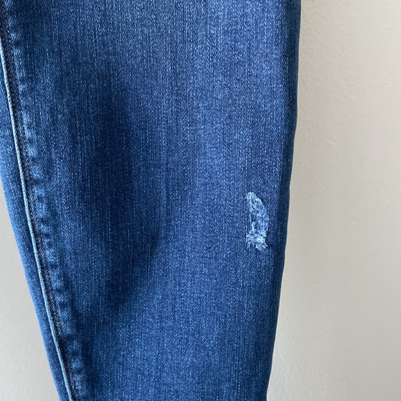 SPANX Distressed Ankle Skinny Jean Raw Hem Medium Wash Stretch Denim Size Medium - Picture 6 of 9